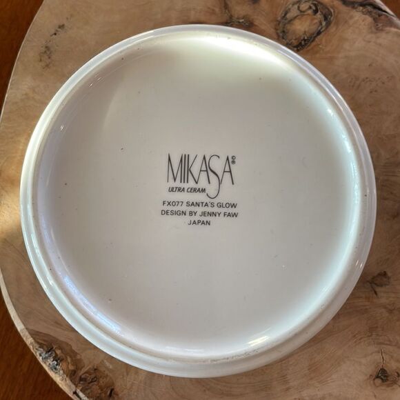 Vintage Mikasa Santa Claus Ceramic Trinket Dish with Lid - Picture 3 of 5